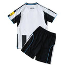 Conjunto Infantil Newcastle United I 2025/26 - TOQUE ME VOY | Espanha 16 (3 a 4 años) / Sin personalización Otimizado