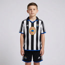Kit Infantil Retrô Newcastle I 1999/00 - TOQUE ME VOY | Espanha 16 (3 a 4 años) / Sin personalización Otimizado
